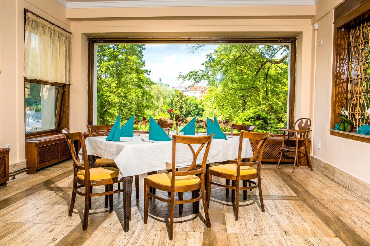 Manor House Hotell Broumov Eksteriør bilde