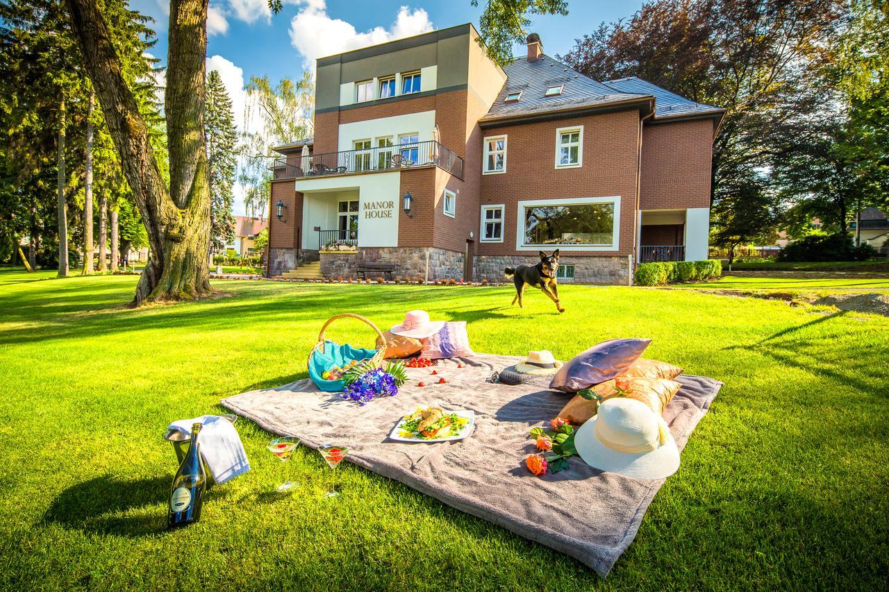 Manor House Hotell Broumov Eksteriør bilde