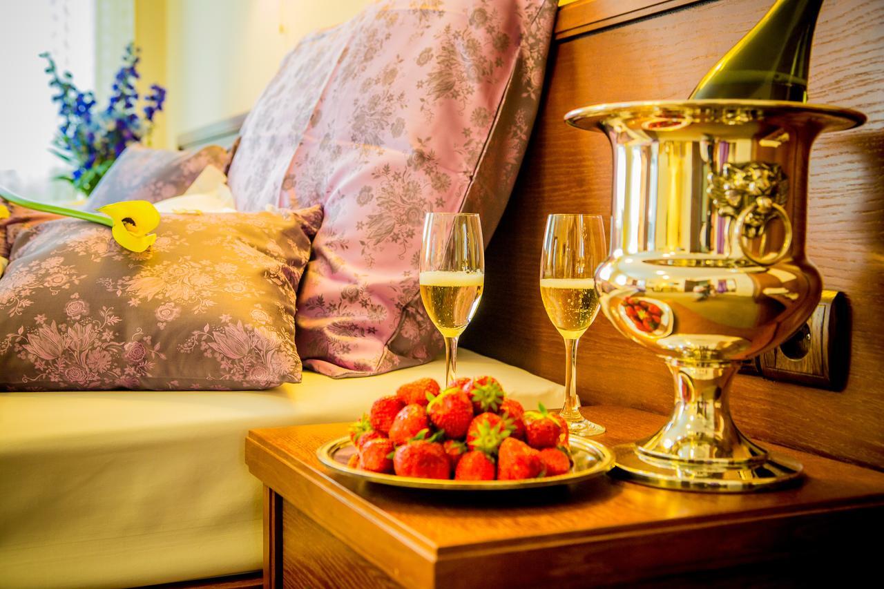 Manor House Hotell Broumov Eksteriør bilde